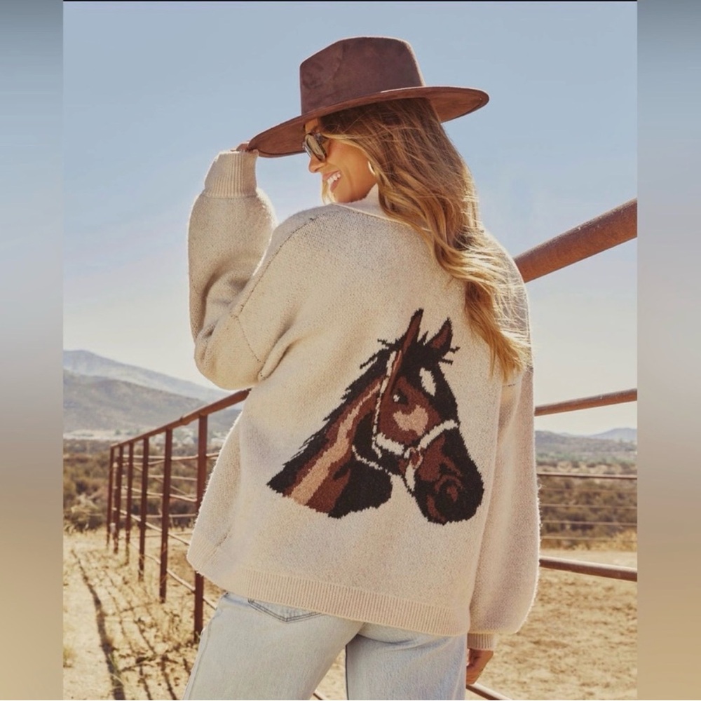 Vici Cream Intarsia Horse Back Crewneck Sweater